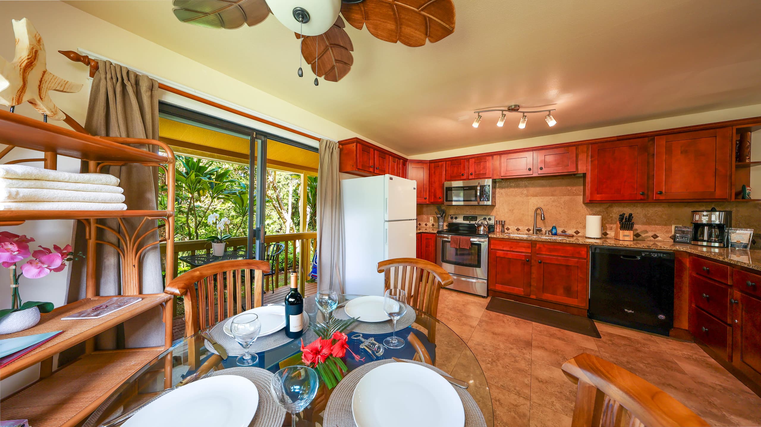 Condo in Princeville · ★4.88 · 2 bedrooms · 2 beds · 1 shared bath - Image 14