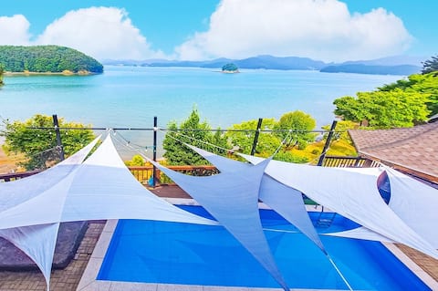 Haneul-dong, where you can enjoy the scenery of nature through the window