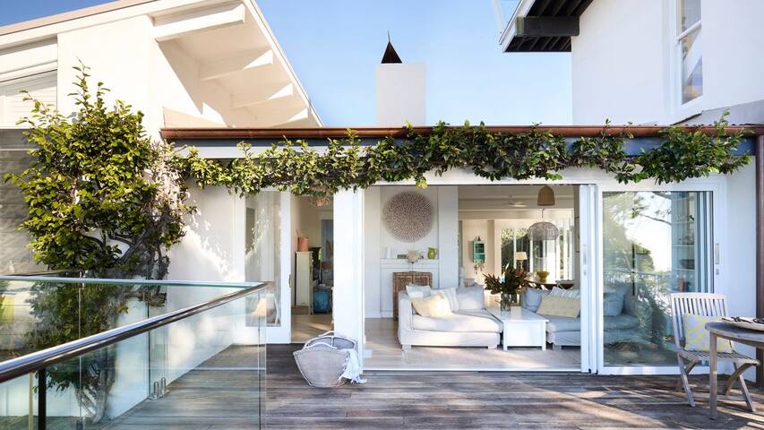 Palm Beach Tower gallery image 2