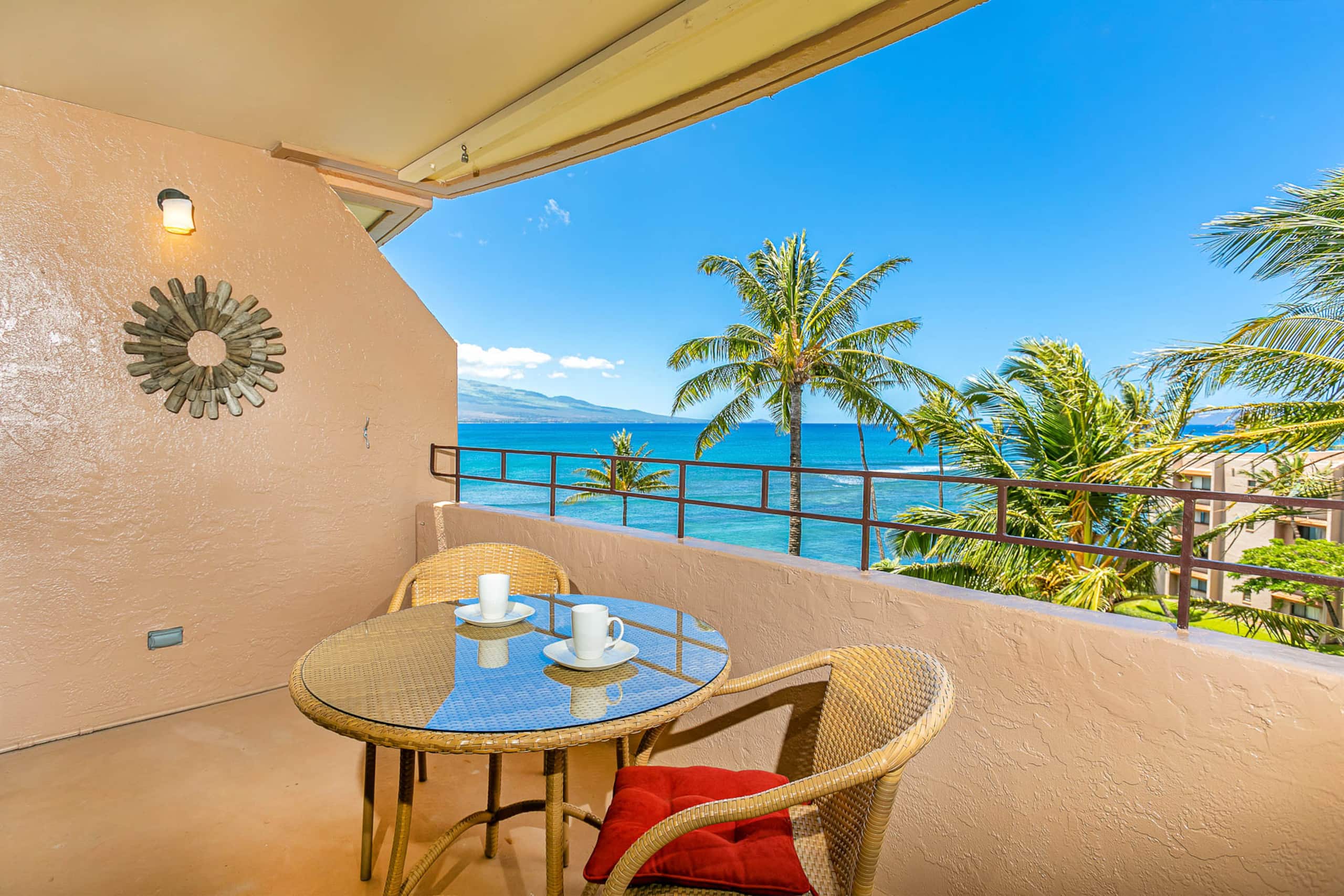 Condo in Wailuku · ★4.66 · 2 bedrooms · 3 beds · 2 shared baths - Image 4