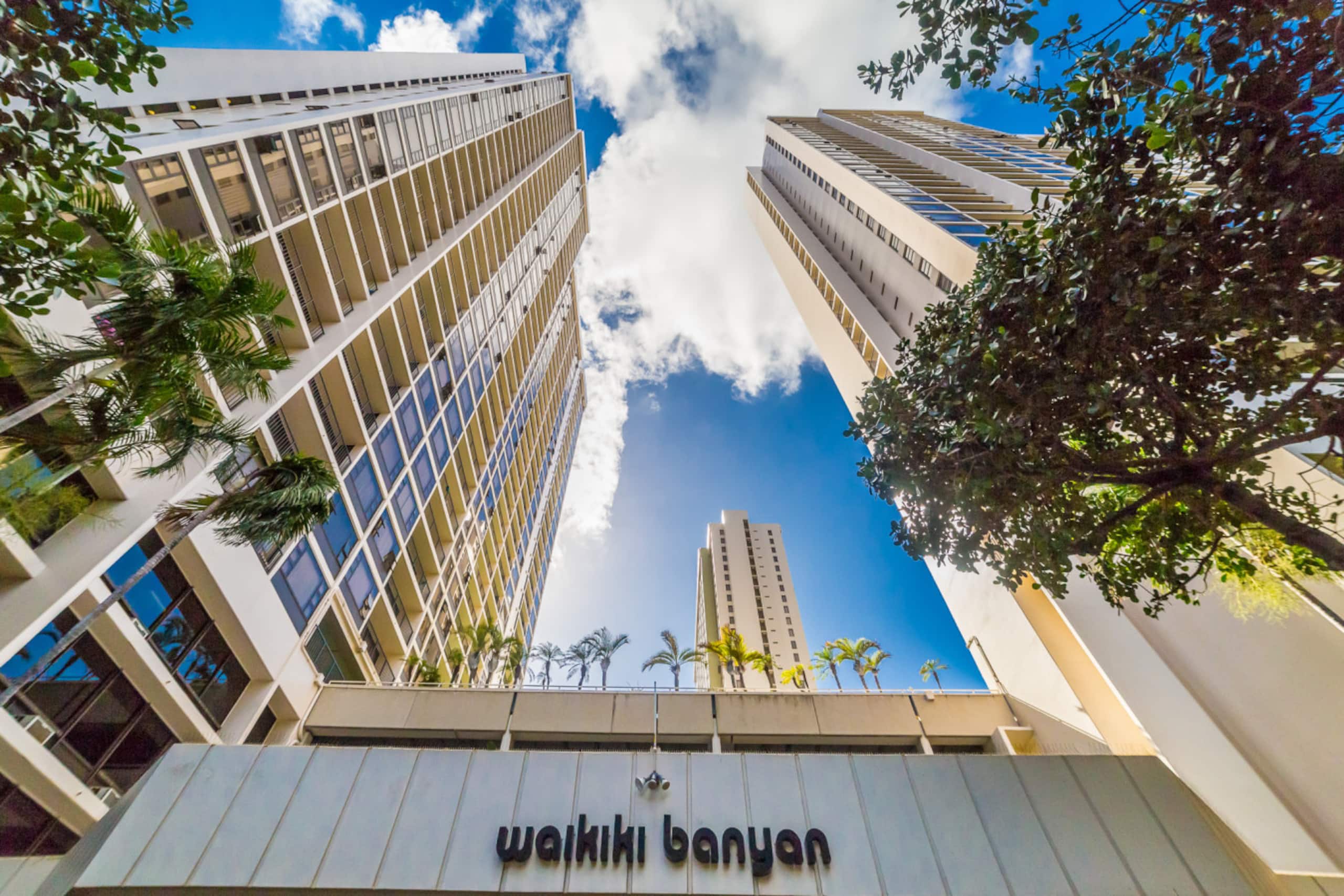 Condo in Honolulu · ★4.82 · 1 bedroom · 3 beds · 1 private bath - Image 13
