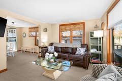 Sea+Glass+Cottage+Next+to+Lake+Superior