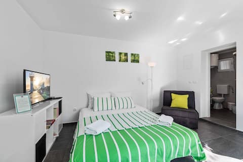 Top performing Airbnb: Studio Apartment Sekula in Dubrava Kod šibenika