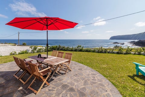Unforgettable Ocean Views-Spacious Seaside Villa