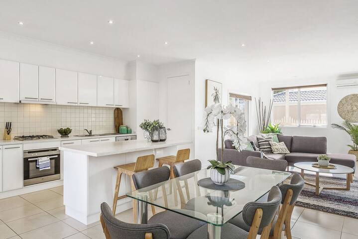 The Richardson gallery image 2