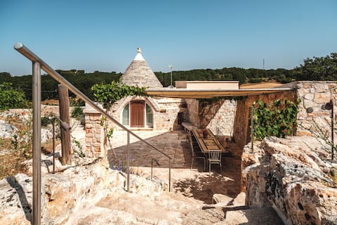 HelloApulia Trulli Flora with Saltwater Pool