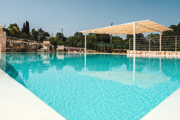 HelloApulia Trulli Flora with Saltwater Pool