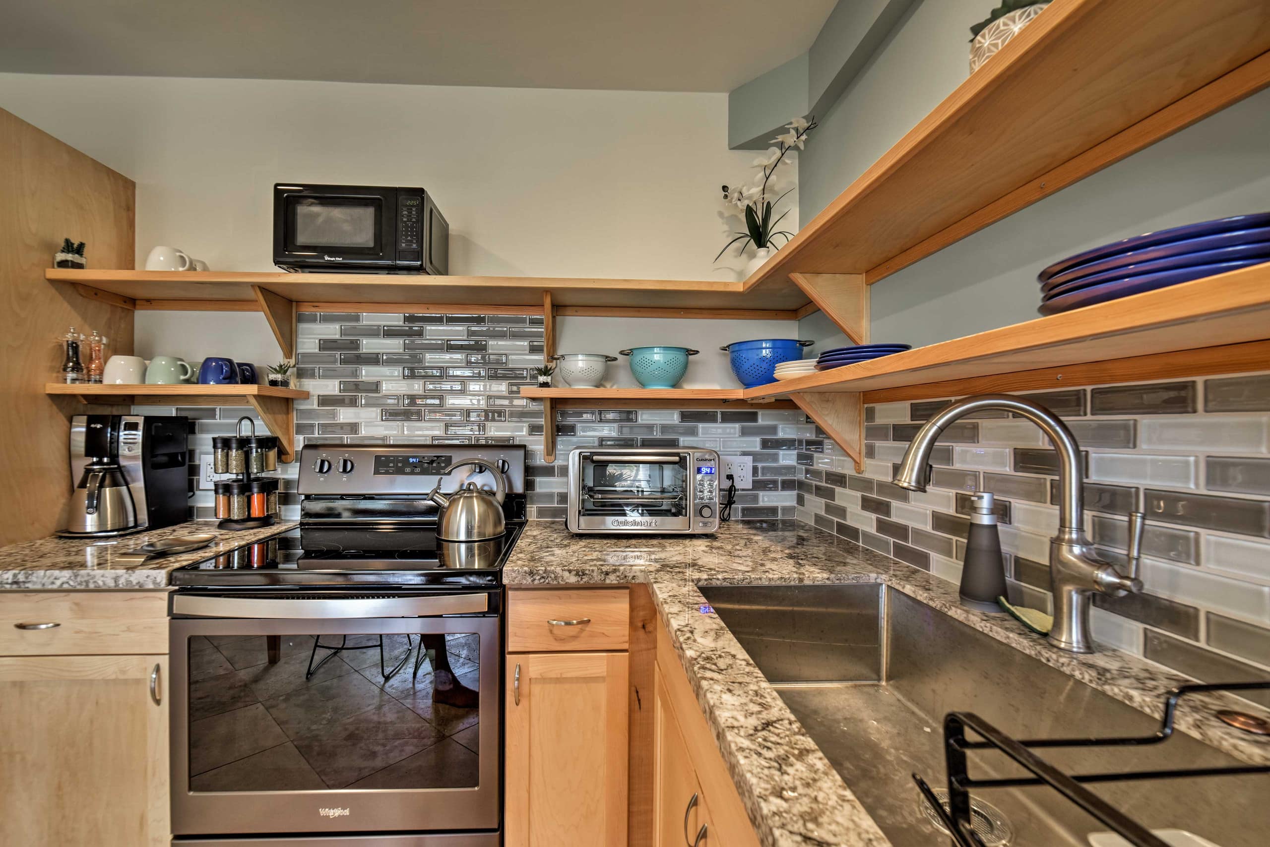 Condo in Paia · ★4.58 · 1 bedroom · 2 beds · 1 private bath - Image 6