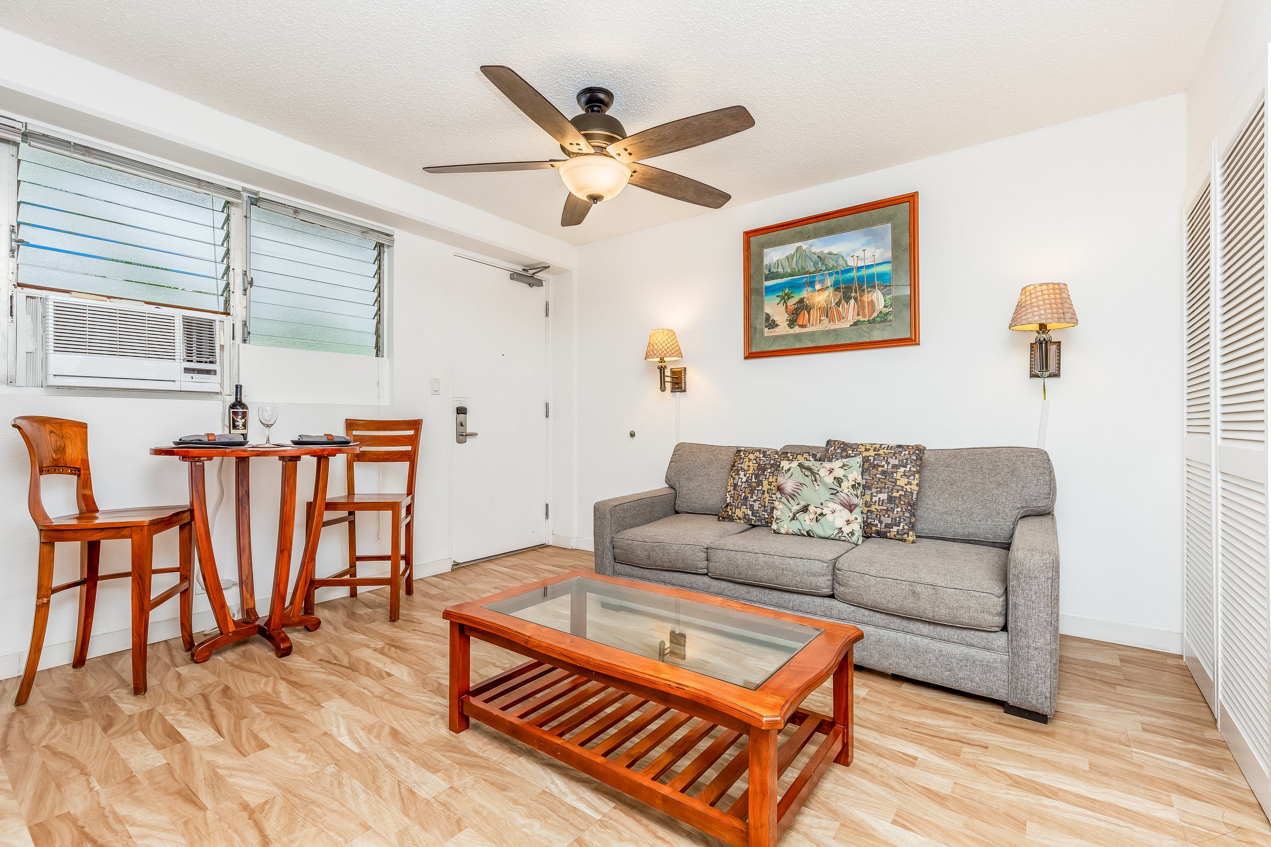 Condo in Honolulu · ★4.68 · 1 bedroom · 2 beds · 1 shared bath - Image 3