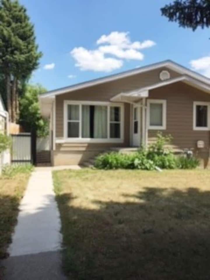 Close to Downtown 3 Bedroom Duplex Houses for Rent in Lethbridge