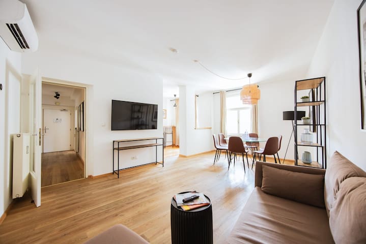Grossauer Homes managed Airbnb listing 1