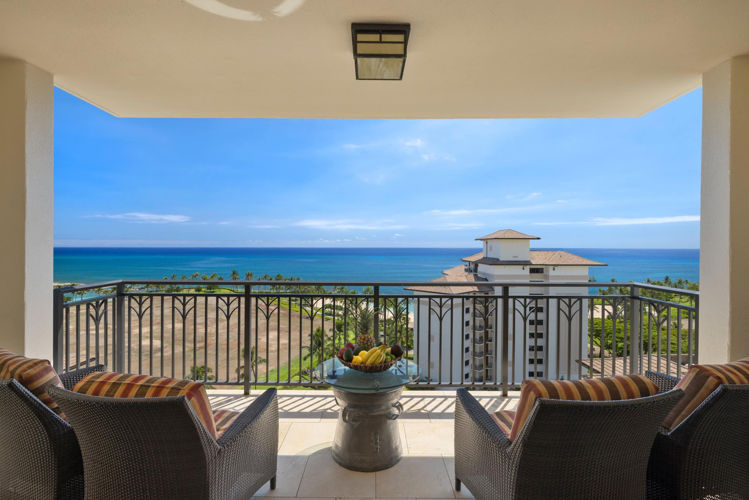Villa in Honolulu County · ★4.89 · 2 bedrooms · 4 beds · 2 private baths - Image 2