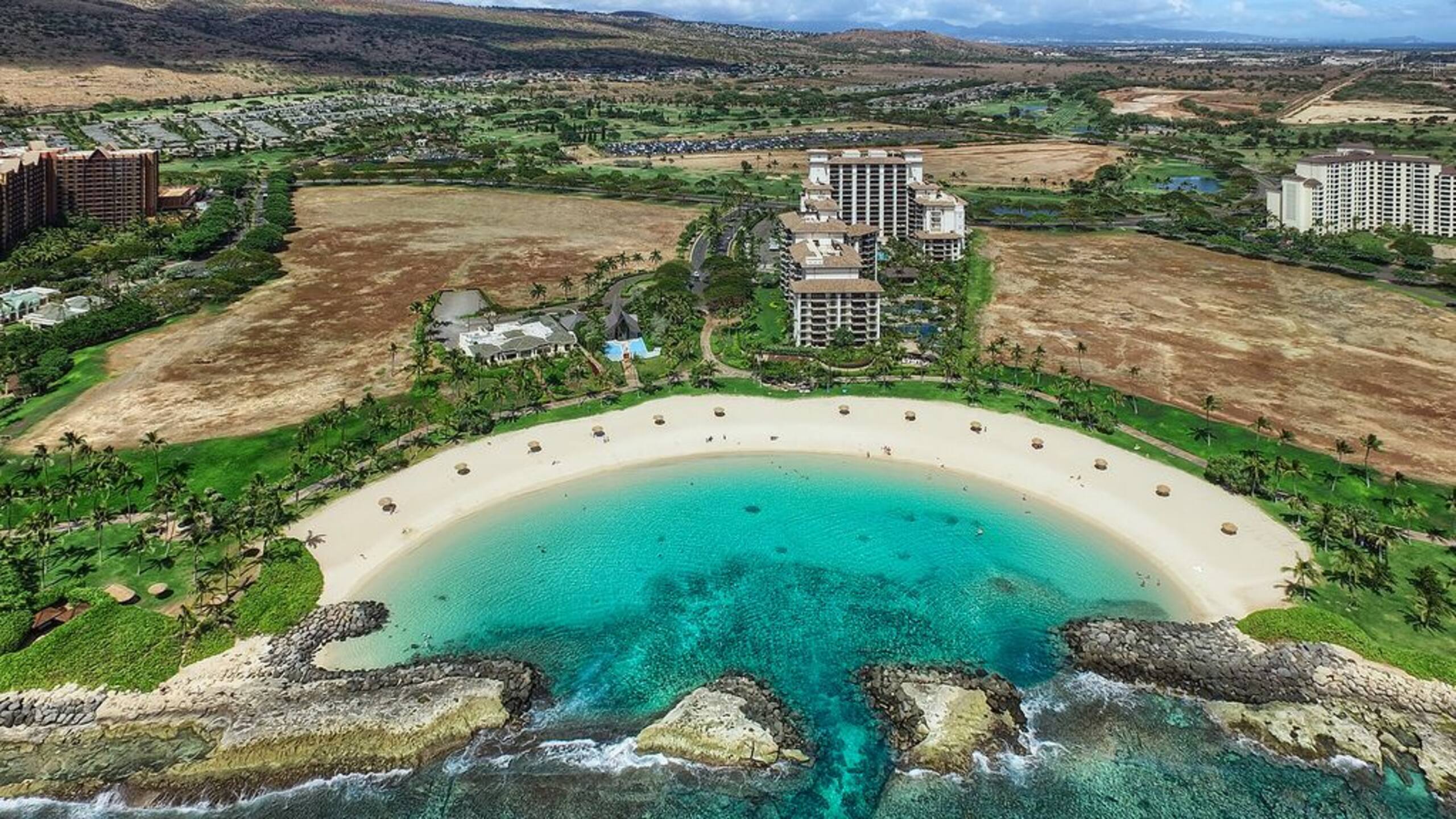 Villa in Honolulu County · ★4.89 · 2 bedrooms · 4 beds · 2 private baths - Image 42