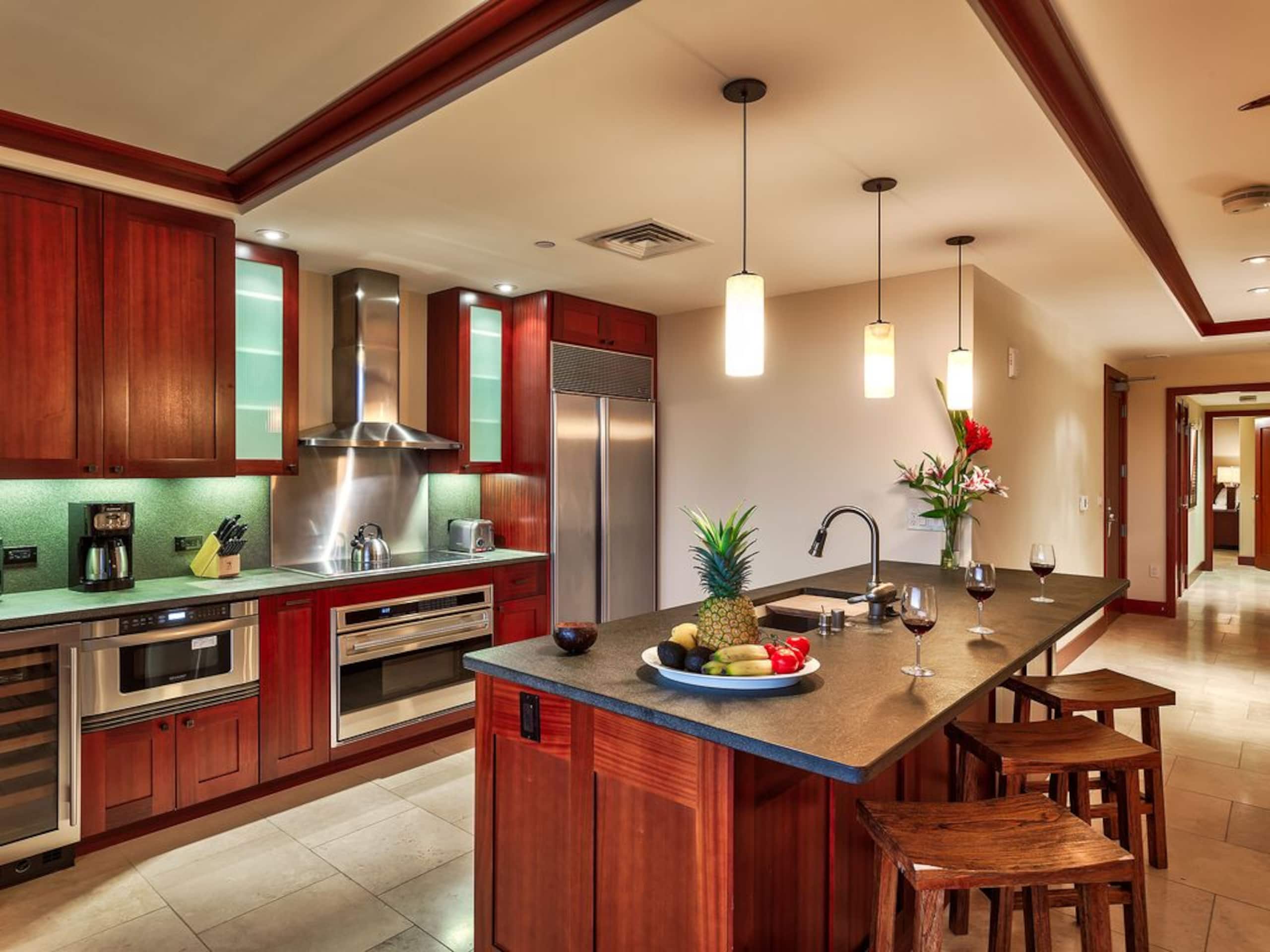Villa in Honolulu County · ★4.89 · 2 bedrooms · 4 beds · 2 private baths - Image 4