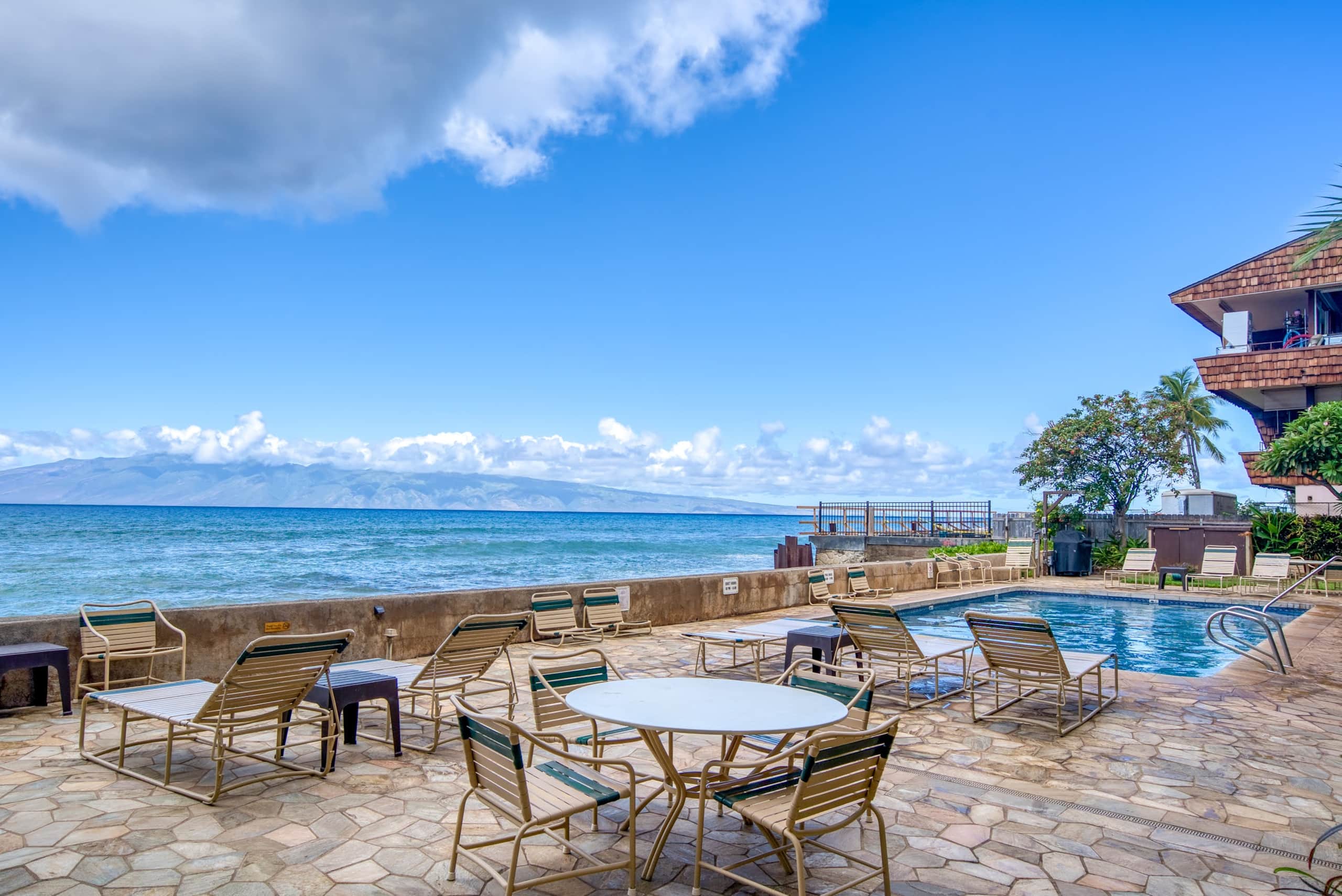 Condo in Lahaina · ★4.89 · 2 bedrooms · 3 beds · 2 shared baths - Image 37