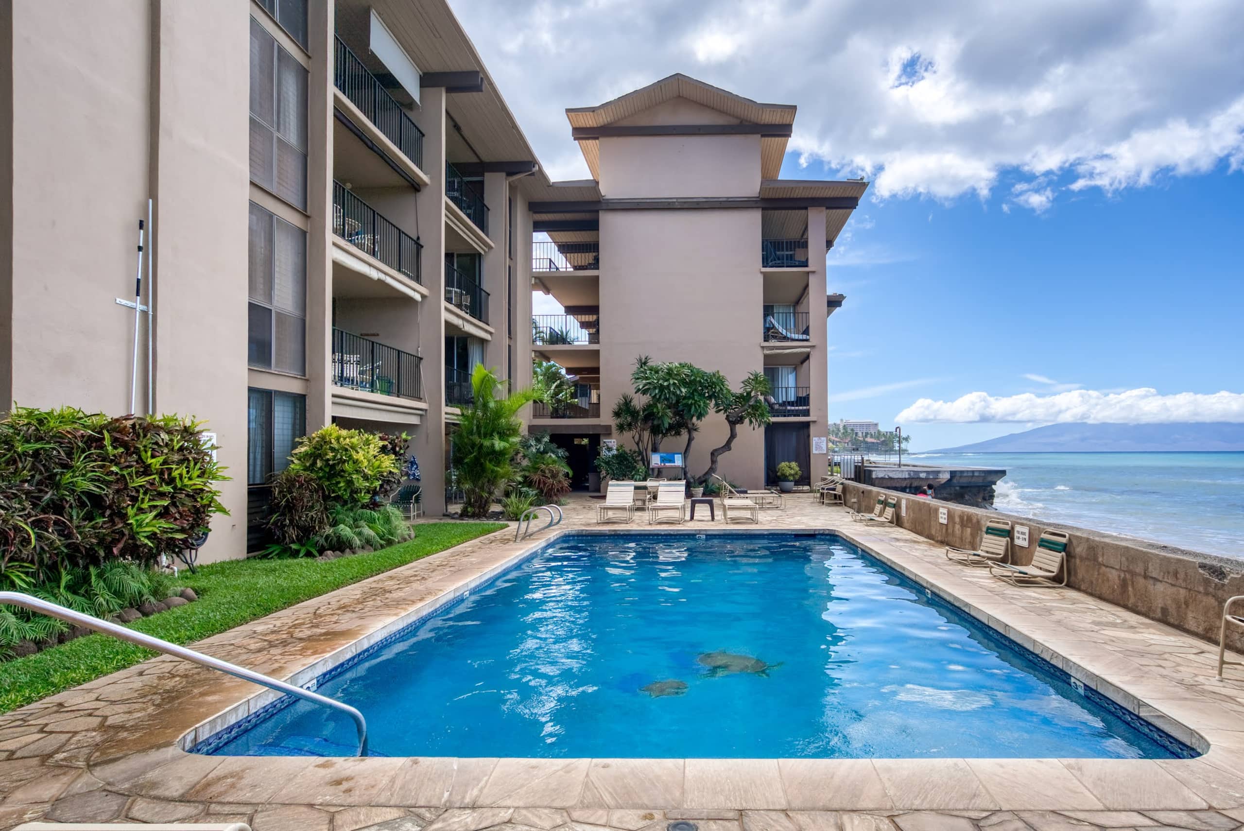 Condo in Lahaina · ★4.89 · 2 bedrooms · 3 beds · 2 shared baths - Image 39