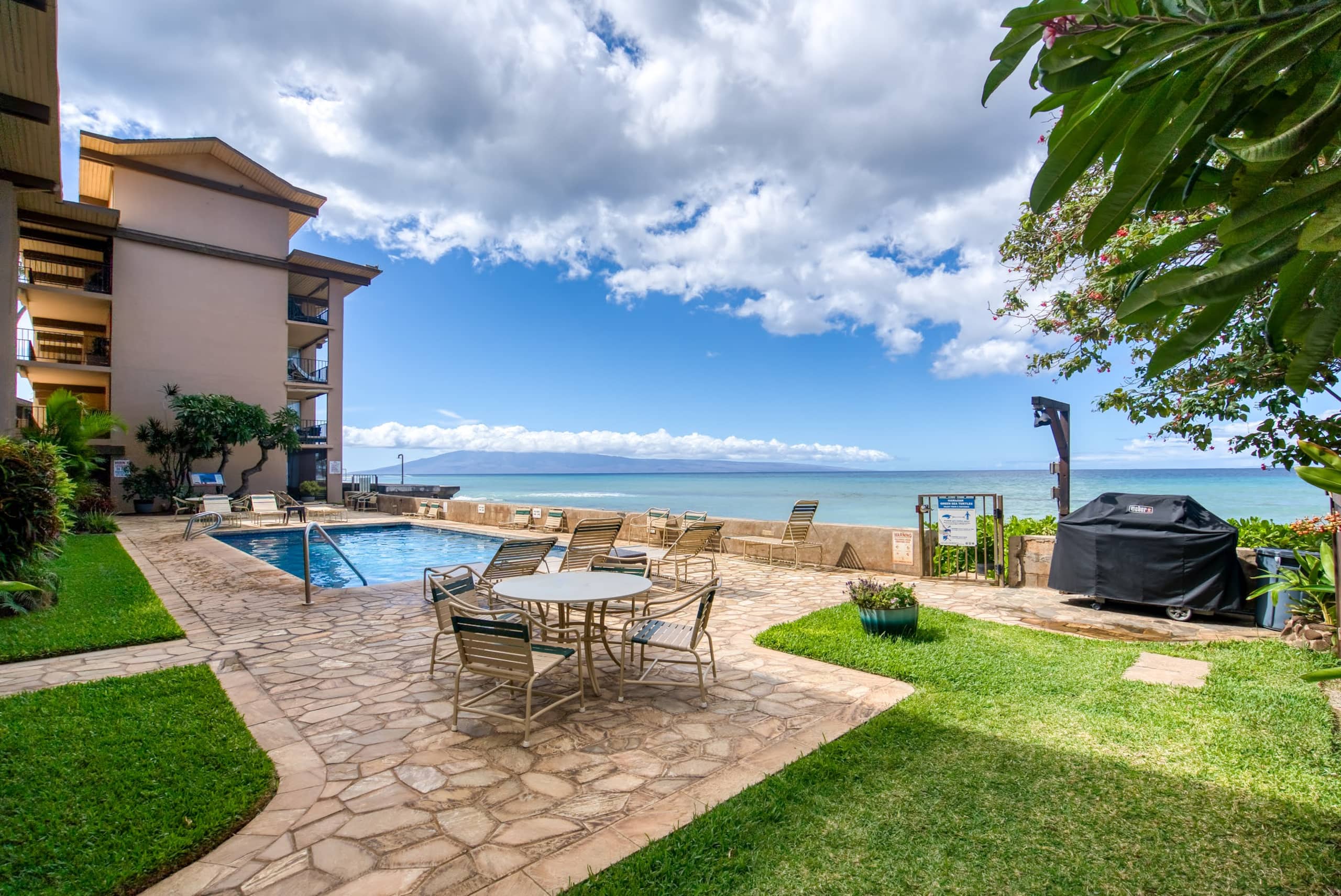 Condo in Lahaina · ★4.89 · 2 bedrooms · 3 beds · 2 shared baths - Image 36
