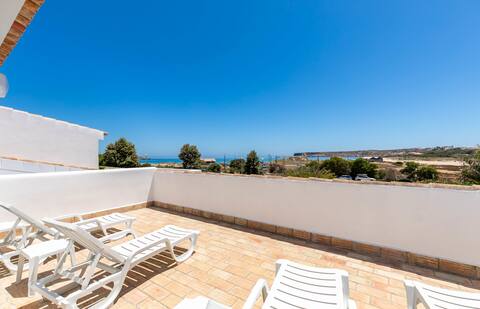 Beach Villa - oceanfront villa at Martinhal beach