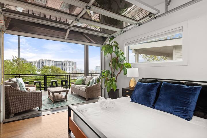 Skyline Views – Closest Neighborhood to Broadway! gallery image 2