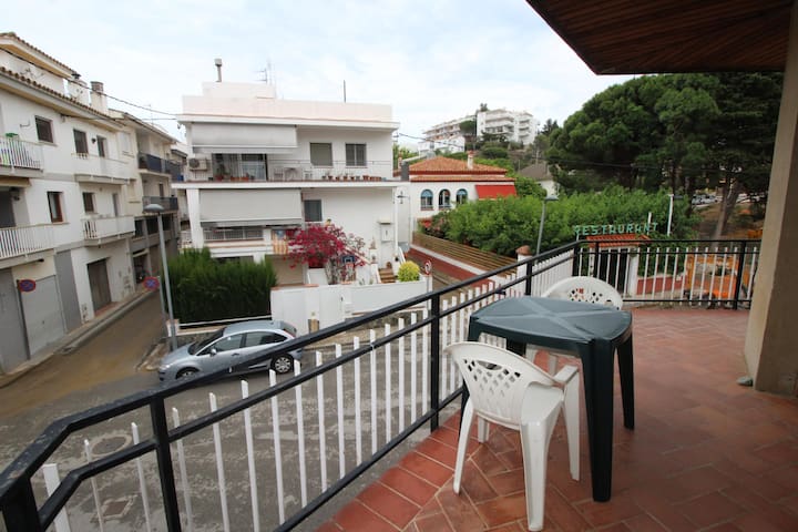 s. elcano 1 – d apartment very central area, just
