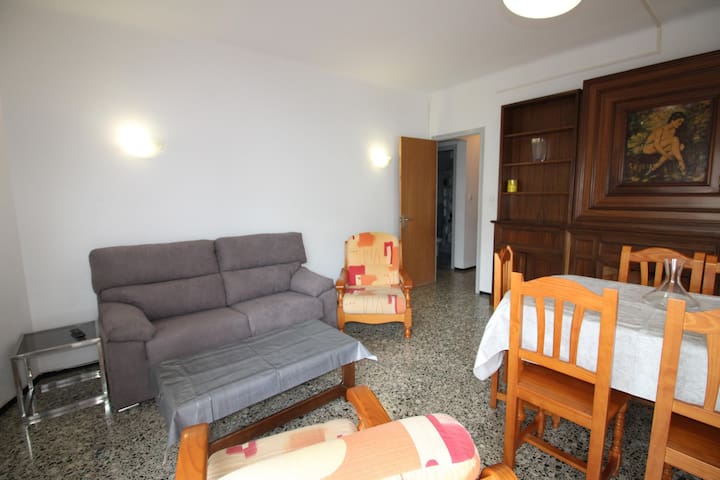 s. elcano 1 – d apartment very central area, just gallery image 2