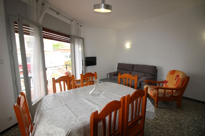 s. elcano 1 – d apartment very central area, just gallery image 4
