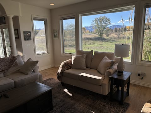 Top Airbnb: Beautiful Views Spacious Peaceful Near Boulder in Boulder