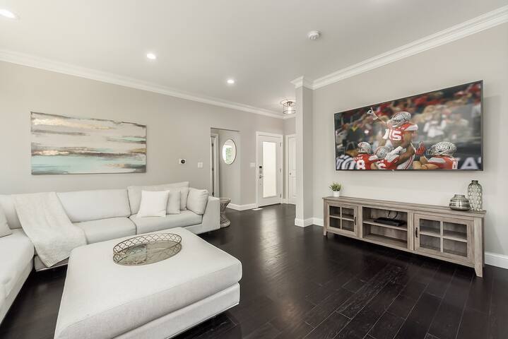 Luxe 4BR w/ Outdoor Living! gallery image 2