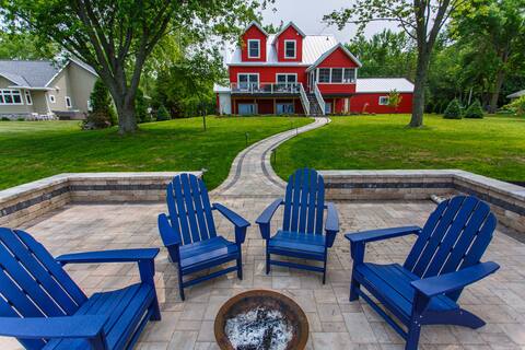 Waterfront, 25 minutes from Lambeau: Maison Rouge