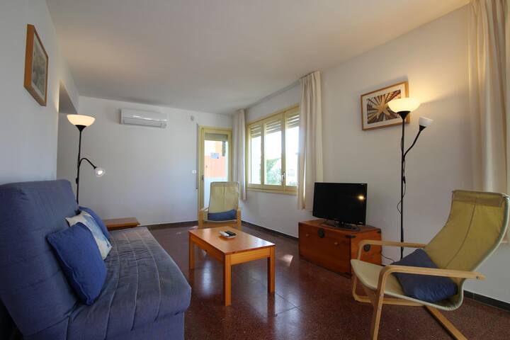 villa de les oliveres b – detached house with gard gallery image 4