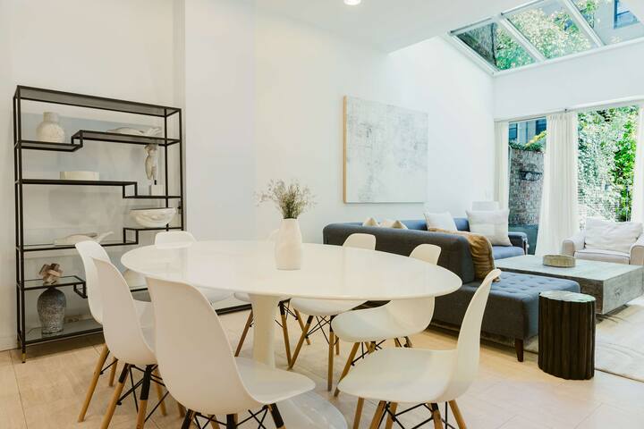 The Diplomat #1 – Boutique Designer Duplex gallery image 2