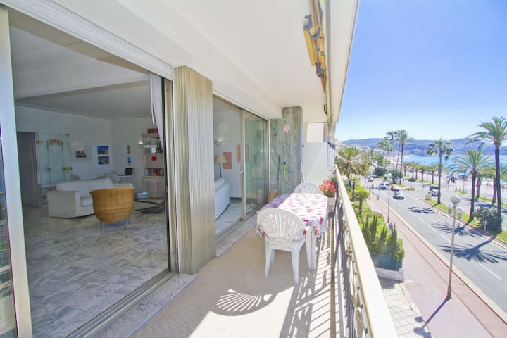 Promenade Holiday / 107 promenade managed Airbnb listing 2
