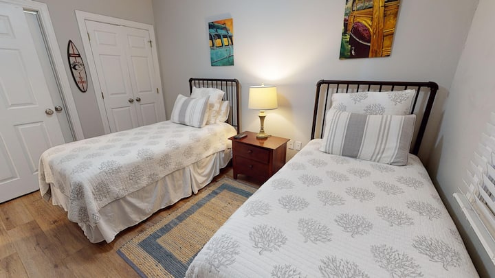 203-Ocean-Pointe-Villas-Bedroom