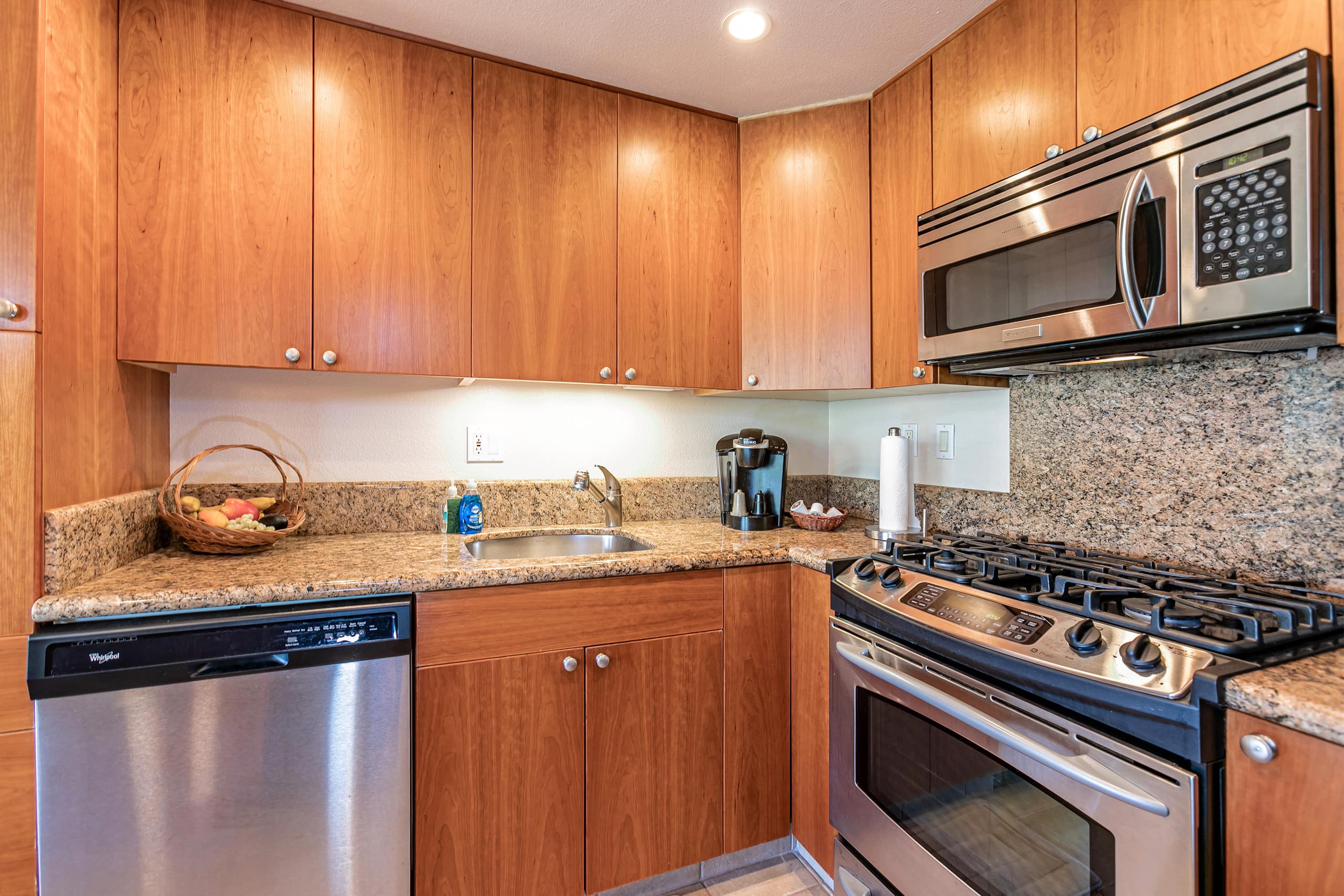Condo in Kihei · ★4.67 · 1 bedroom · 2 beds · 1 bath - Image 8