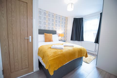 Franklin Lodge - 4-Bed, 4-En-suite with Terrace