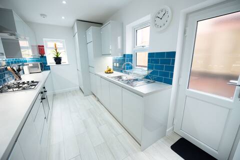 Franklin Lodge - 4-Bed, 4-En-suite with Terrace