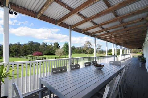 Rivermist - Luxury 6 bedrooms & 6 bathrooms!