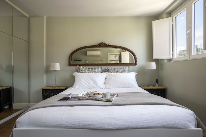 TreasureRome Spanish Steps Terrace 3br gallery image 3