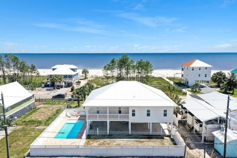 Private Pool, Easy Beach Access ~ Treasure Road
