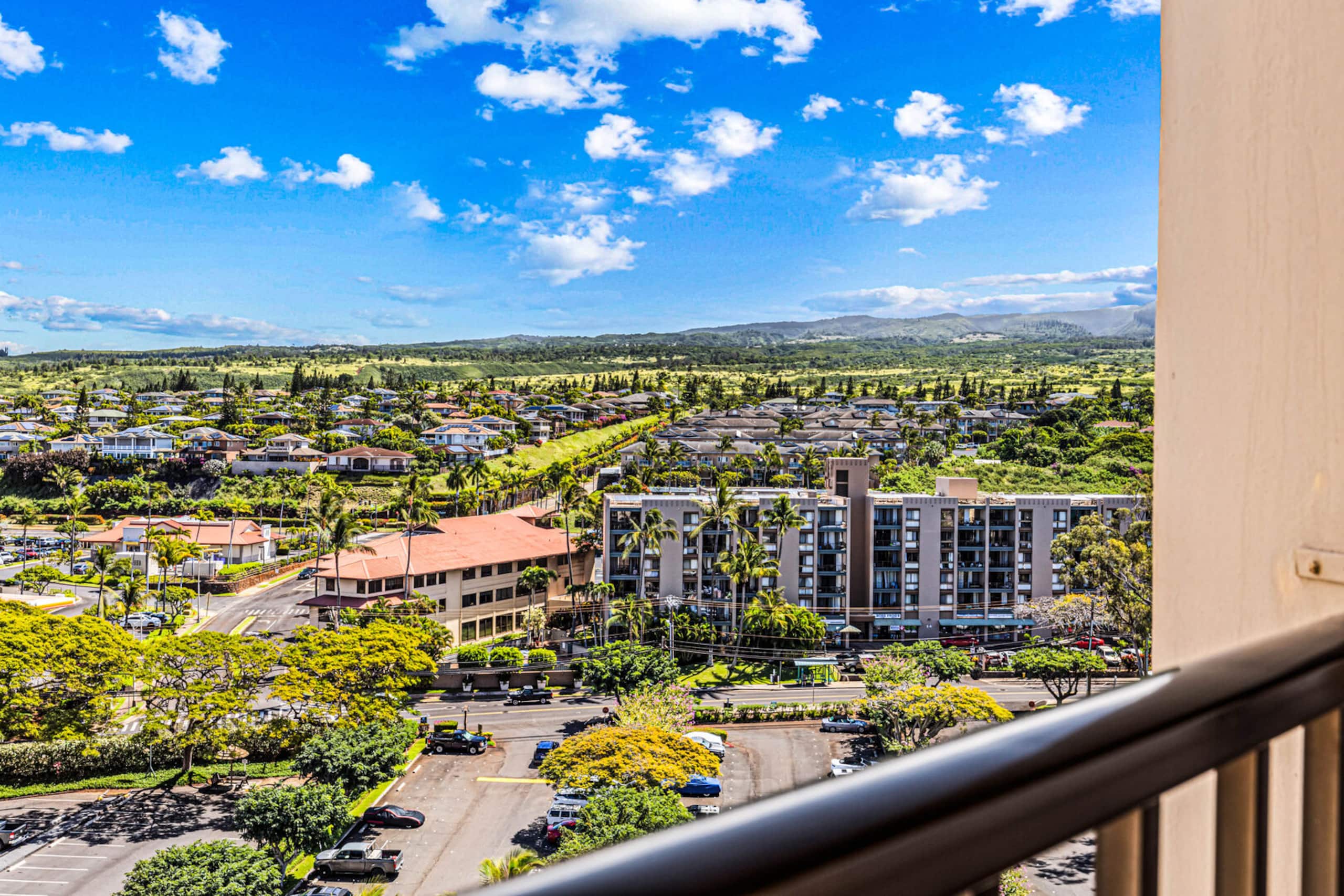 Condo in Lahaina · ★4.77 · 1 bedroom · 2 beds · 1 private bath - Image 30