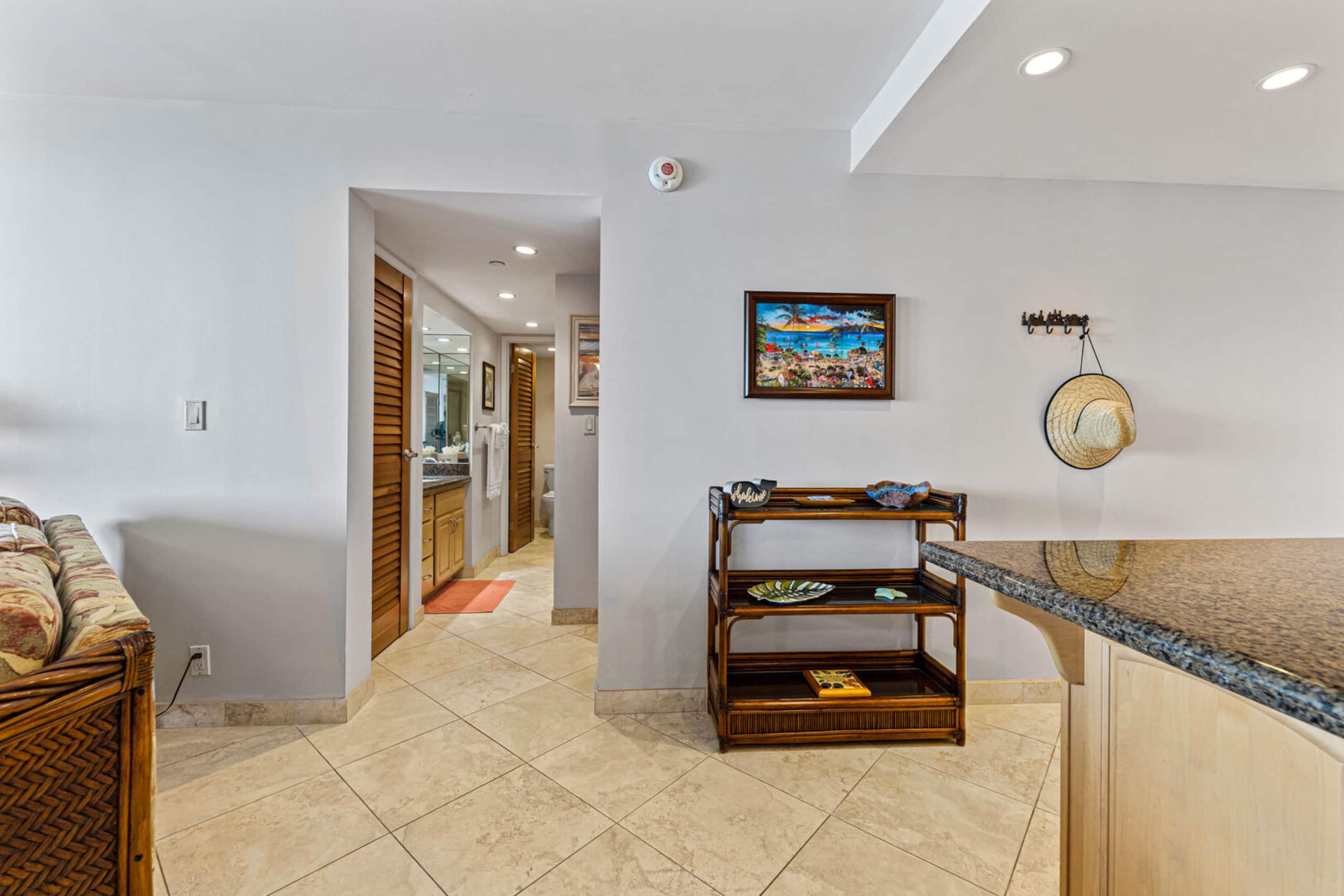 Condo in Lahaina · ★4.77 · 1 bedroom · 2 beds · 1 private bath - Image 10