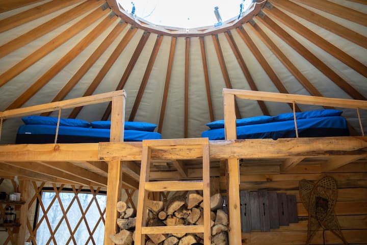 Yurt in L'Ange-Gardien · ★4.85 · 3 beds · Half-bath