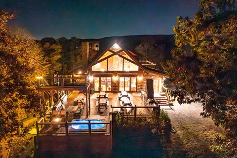 Luxury Cabin on 4 Acr Mtn Top w/Outdoor Kit/Firepl