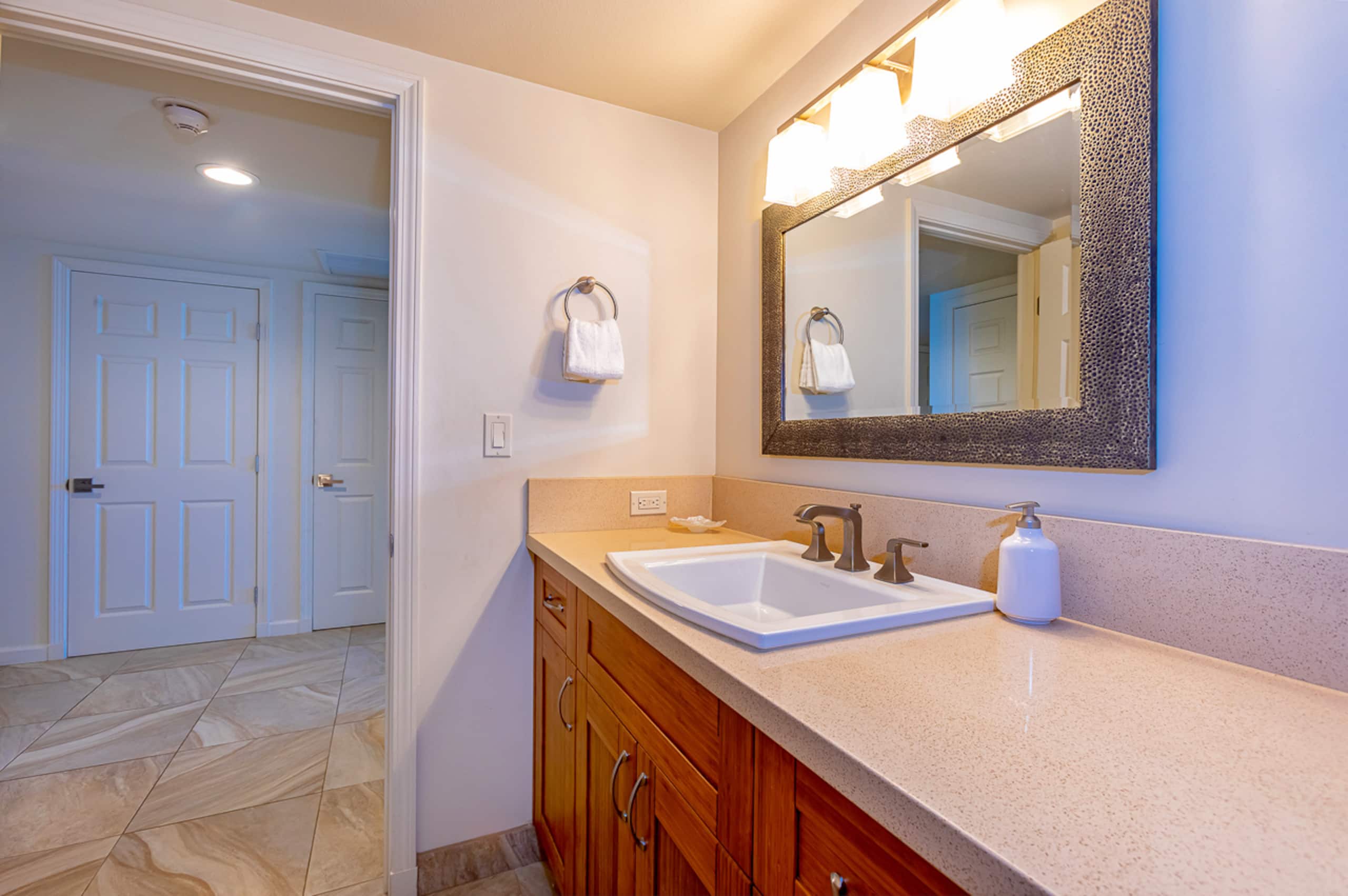 Condo in Kihei · ★5.0 · 2 bedrooms · 3 beds · 2 baths - Image 21