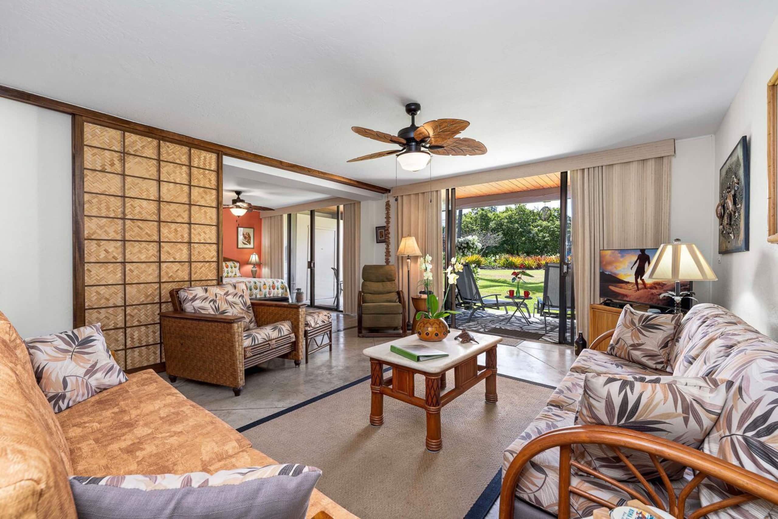 Condo in Kailua-Kona · ★4.65 · 2 bedrooms · 4 beds · 2 private baths - Image 3