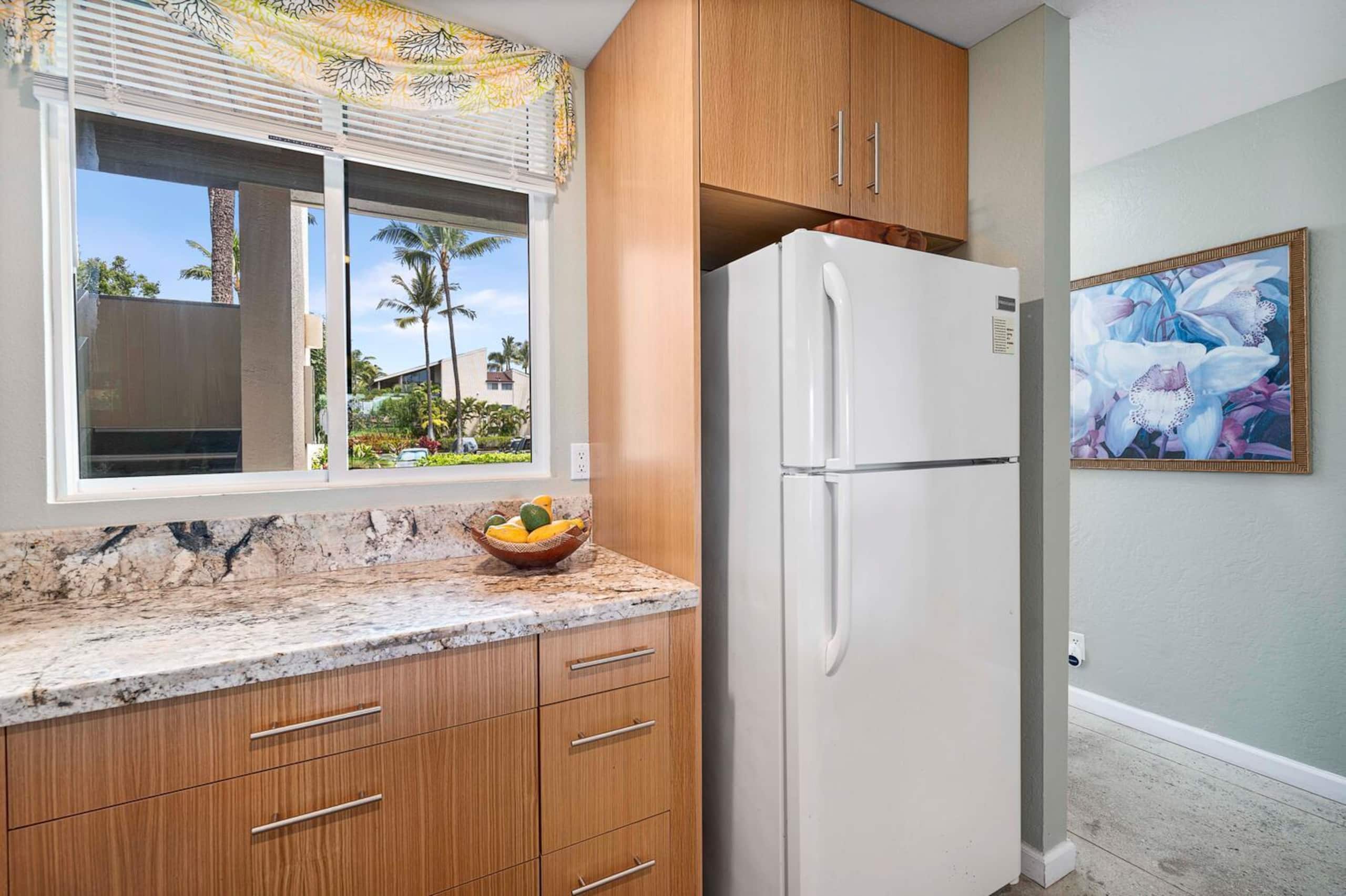 Condo in Kailua-Kona · ★4.65 · 2 bedrooms · 4 beds · 2 private baths - Image 7