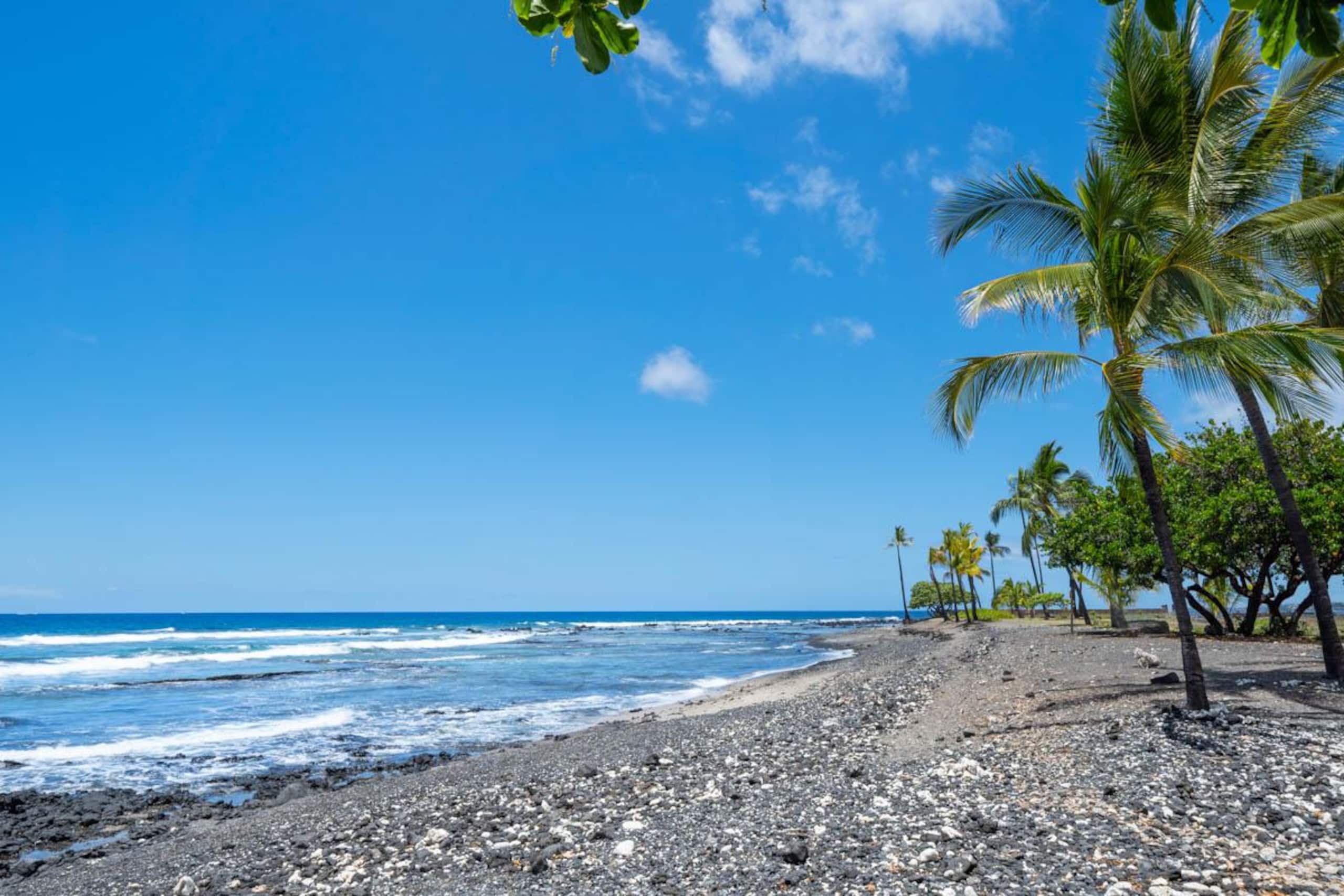 Condo in Kailua-Kona · ★4.65 · 2 bedrooms · 4 beds · 2 private baths - Image 39