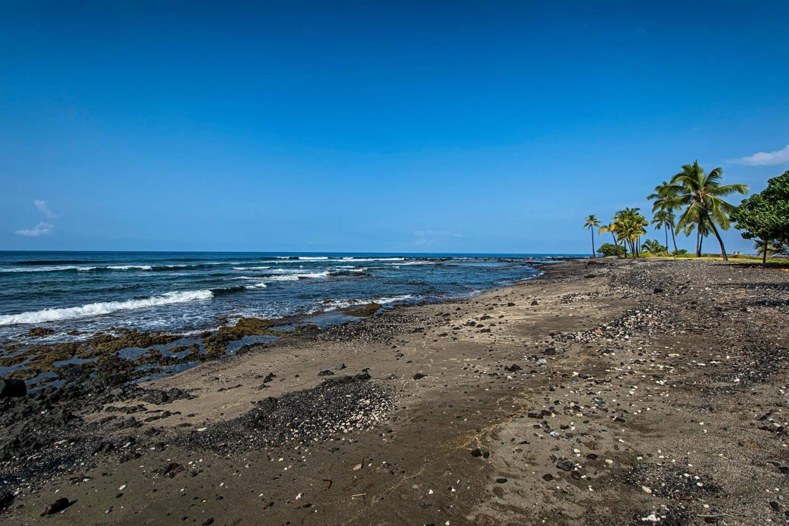 Condo in Kailua-Kona · ★4.65 · 2 bedrooms · 4 beds · 2 private baths - Image 53