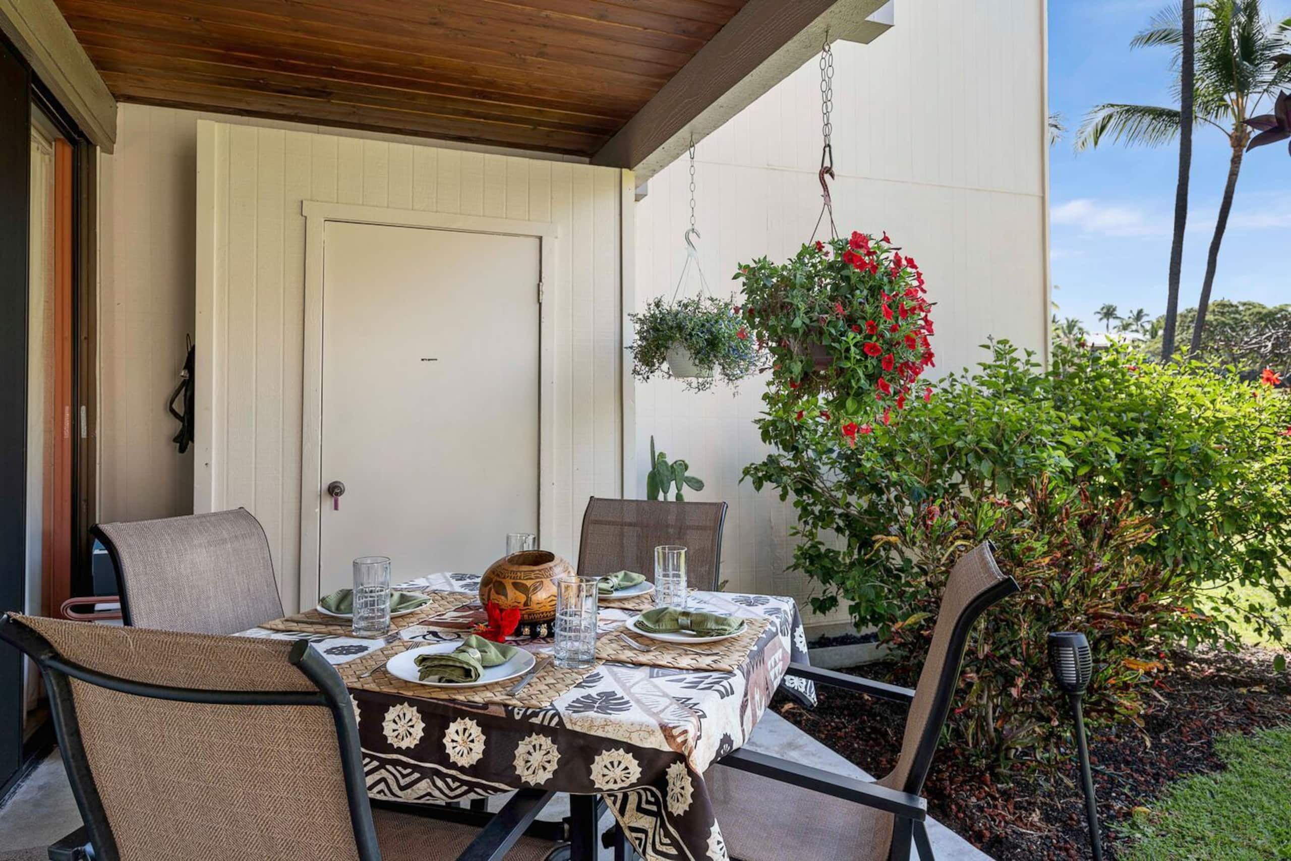 Condo in Kailua-Kona · ★4.65 · 2 bedrooms · 4 beds · 2 private baths - Image 31