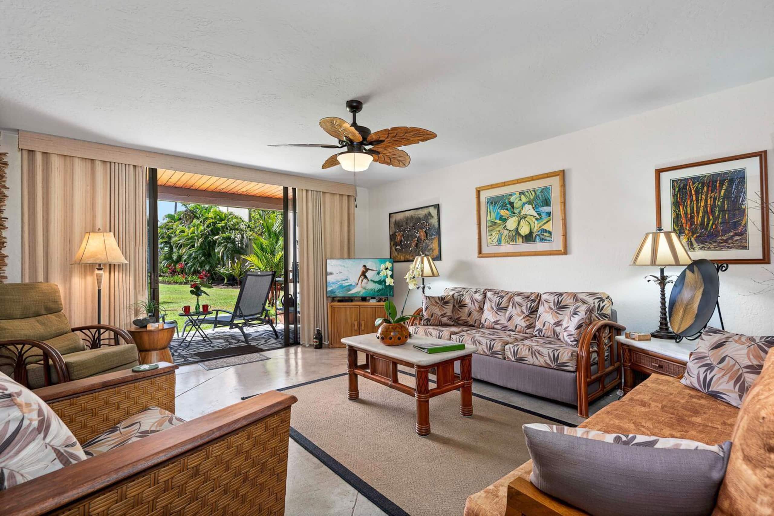 Condo in Kailua-Kona · ★4.65 · 2 bedrooms · 4 beds · 2 private baths - Image 2